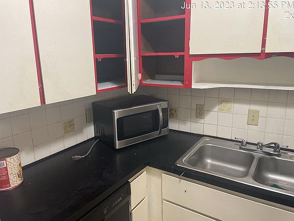 4th image of 213 Arricola Ave #1