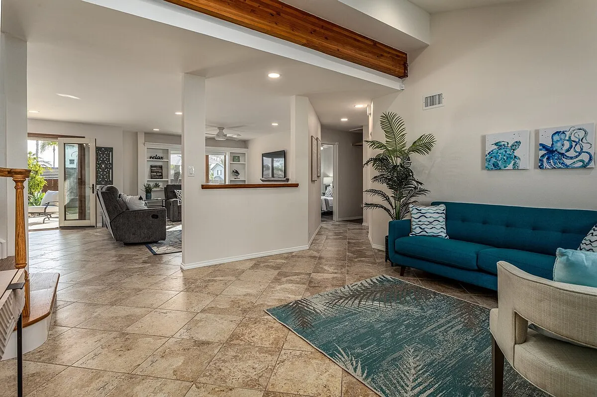 Living Room - 3831 Margaret Way #ID1255606P