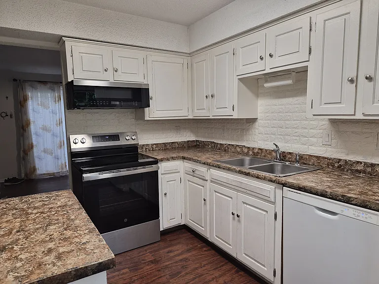 321 Northwood Ln — Photo 14