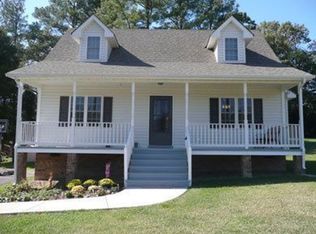 15404 Hanover St, Chester, VA 23836