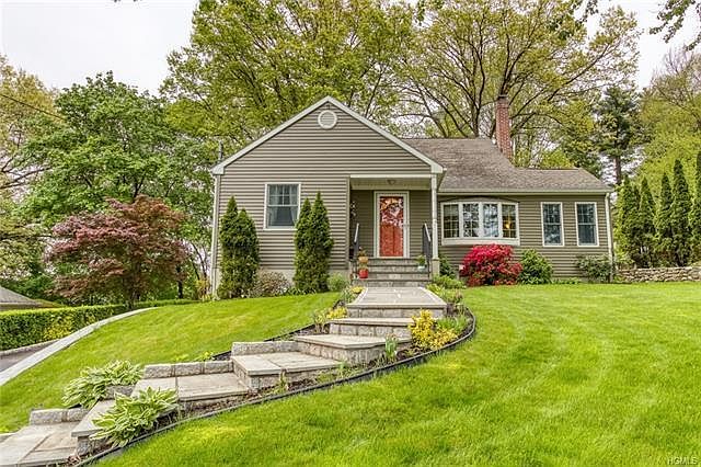 1st image of 15 Crescent Dr