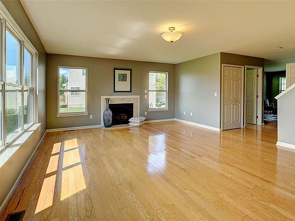 5th image of 8303 N Warwick Ct