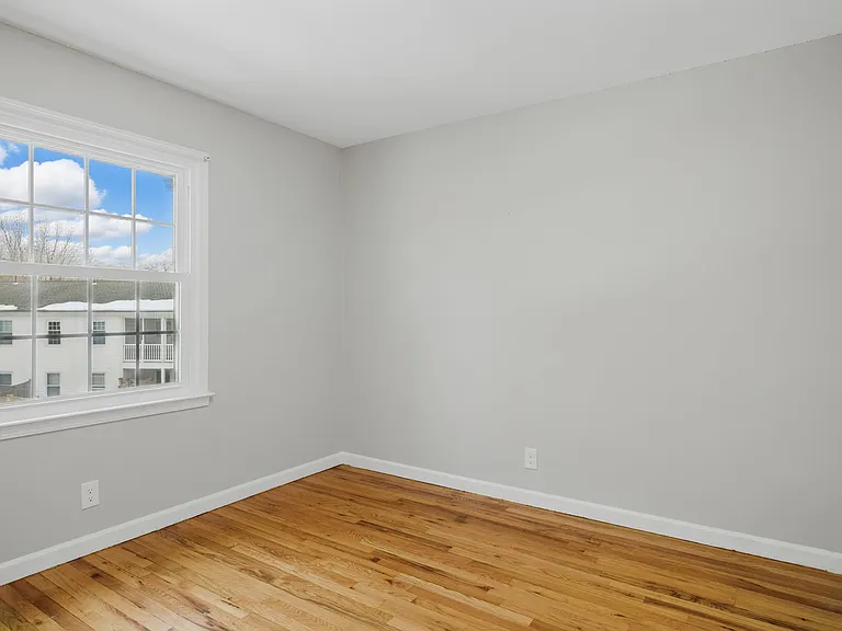 30 Yorktown Dr #30 — Photo 17