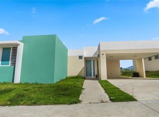 175 Tortola St, Rio Grande, PR 00745