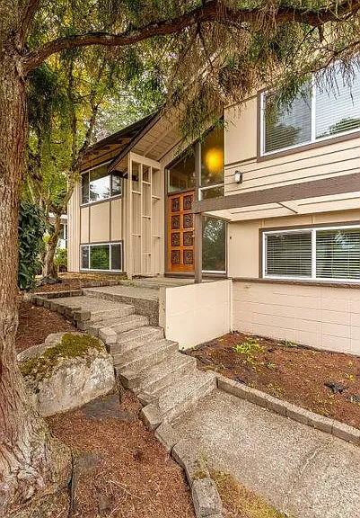 811 170th Pl NE — Photo 3