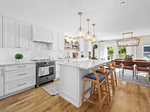 3 Cabernet Ct, Halifax, NS B3T 0E1