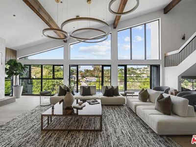 2471 Claremont Ave, Los Angeles, CA, 90027
