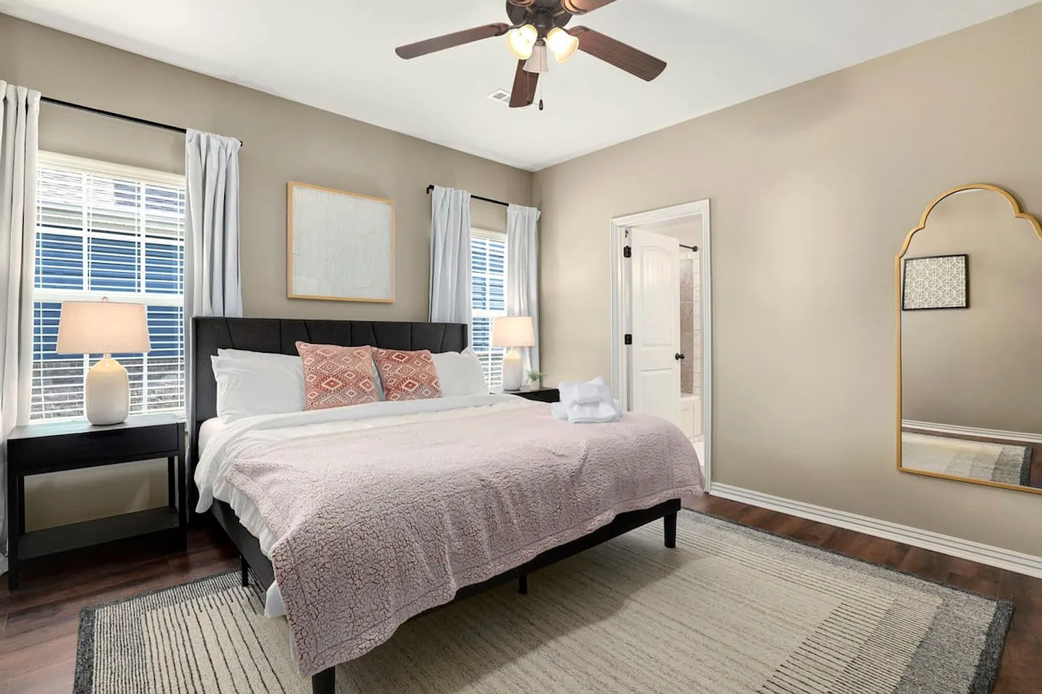 4 bed, 3.0 bath, 1969 sqft, $3,924 — Photo 3