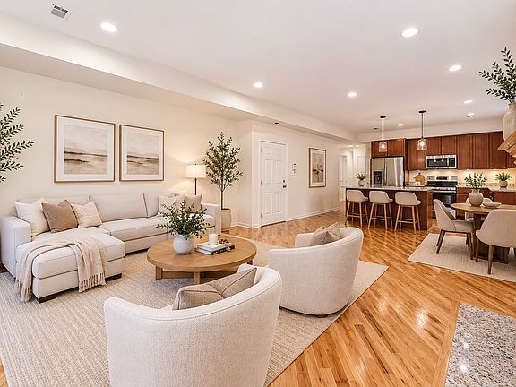 5th image of 7018 N Ashland Blvd APT 1N