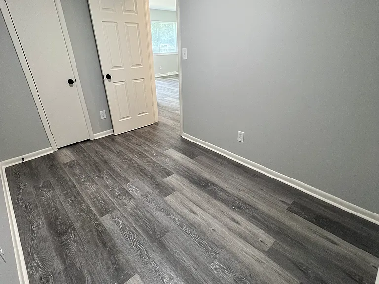 2559 & 2561 Edwin Ave #2561 — Photo 11