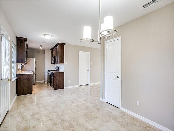 4th image of 1436 E Park Dr