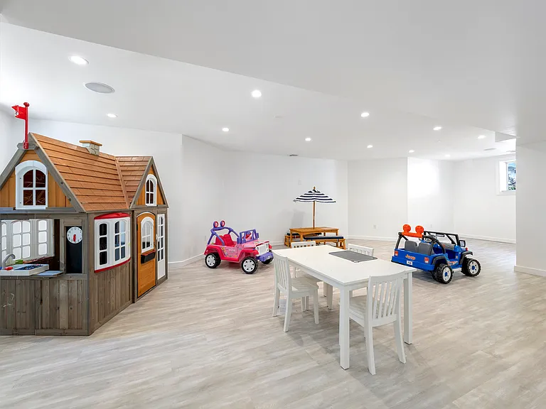 13 Beach Ln — Photo 17