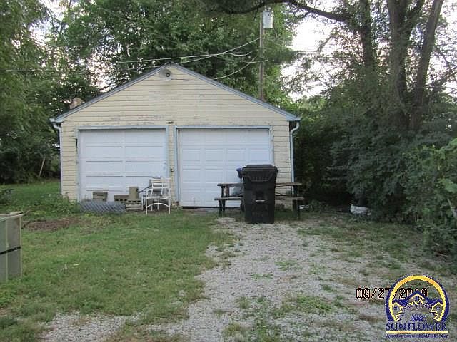 2nd image of 1107 SE Pinecrest Dr