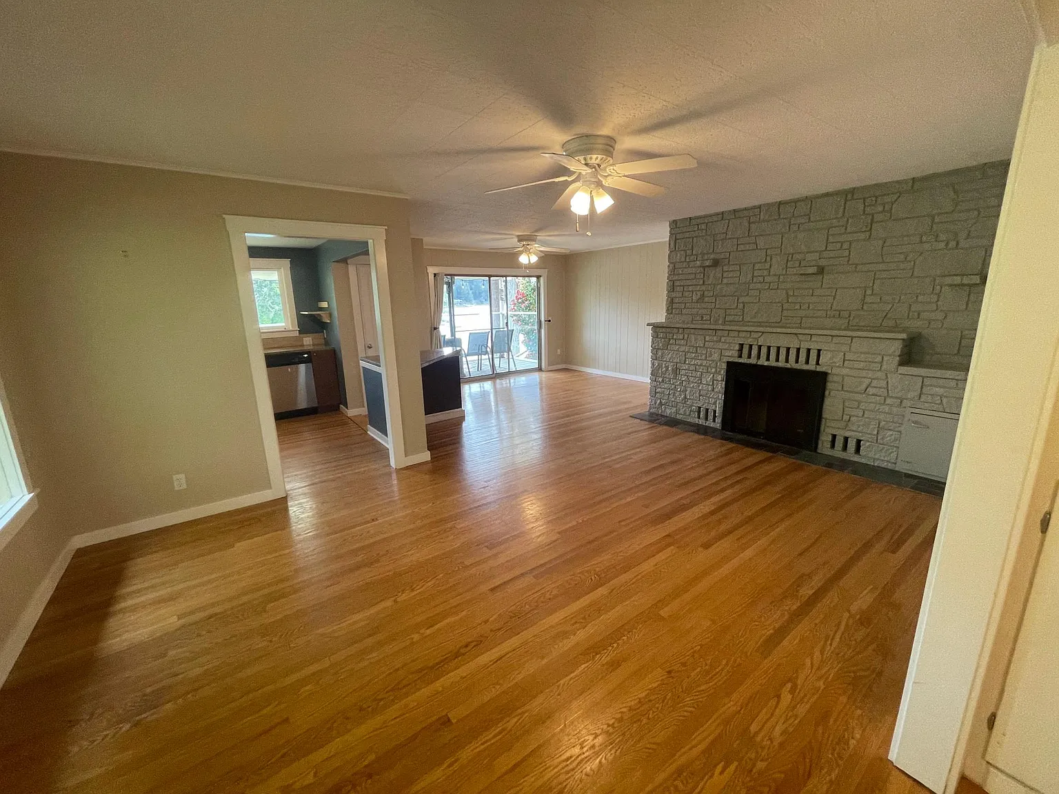 1540 Madrona Point Dr — Photo 4
