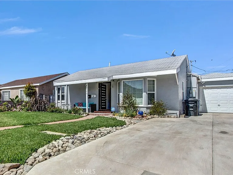 3663 Delta Ave — Photo 3