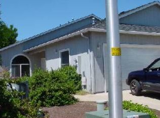 521 Mountain View Dr, Central Point, OR 97502