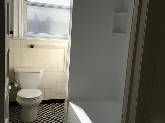 4th image of 4511 Osage Ave Floor 2