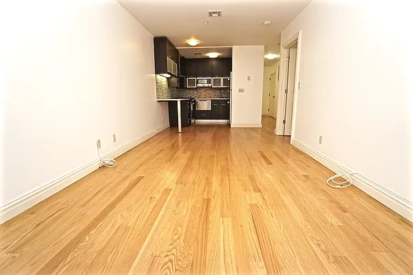 Rented by Bizzarro Agency | media 36