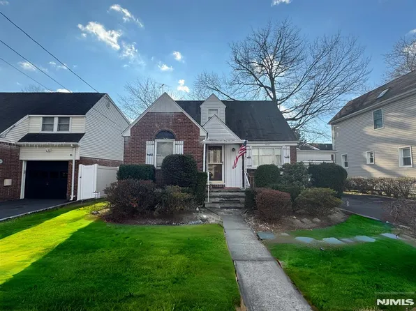 26-02 Urban Pl, Fair Lawn, NJ 07410