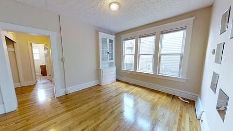4th image of 88 Chittenden Ave