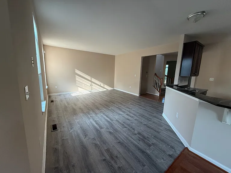 455 Wrigley Blvd — Photo 5