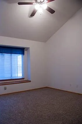 1313 James Cravens Ct — Photo 9