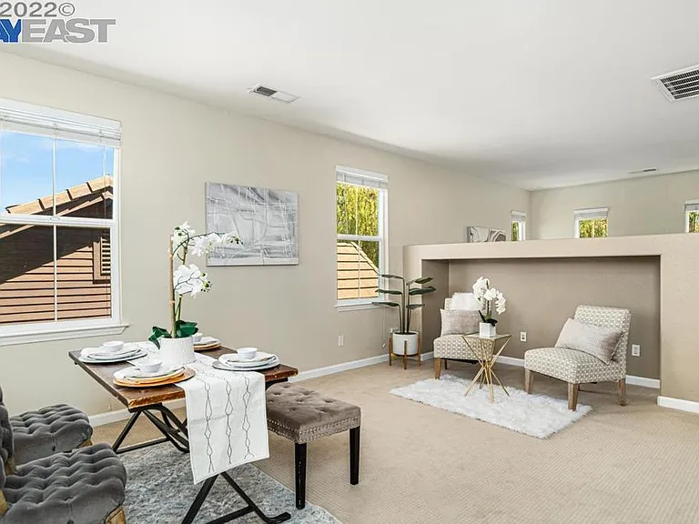 694 W Corazon Way — Photo 7