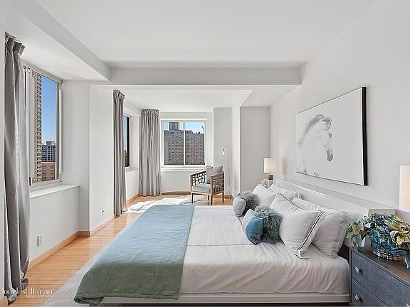 4th image of 401 E 84th St #14AB