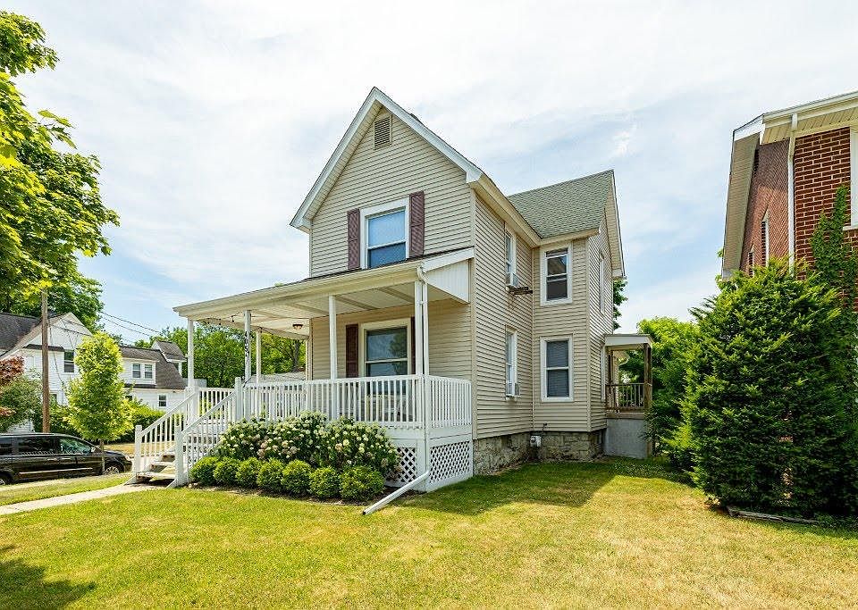 1st image of 405 Starkweather St APT 2