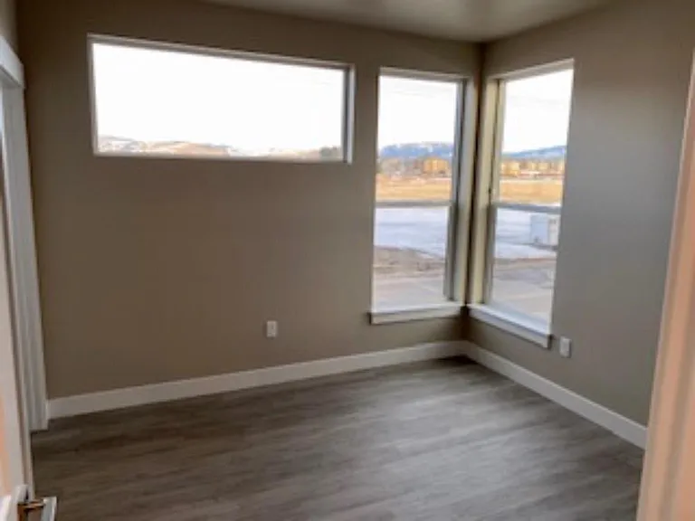 1295 Thomas Dr #204 — Photo 12