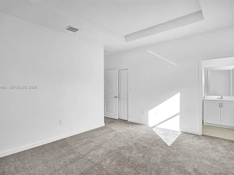 2542 SE 29th St #2542 — Photo 21