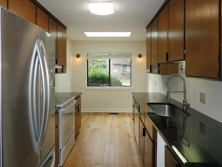 424 Fairoaks Cir — Photo 10