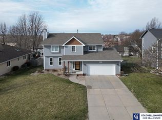 1913 Liberty Ln, Papillion, NE 68133