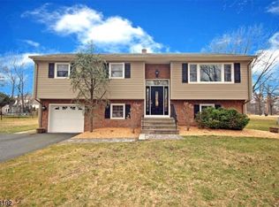 48 Addie Ln, Whippany, NJ 07981