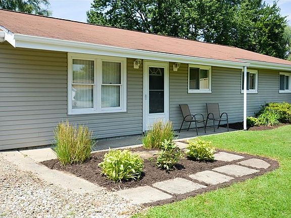 3rd image of 136 Chadborne Ct