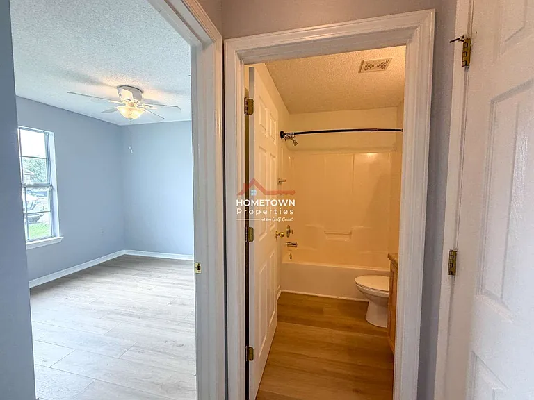 8005 Stonebrook Dr — Photo 16
