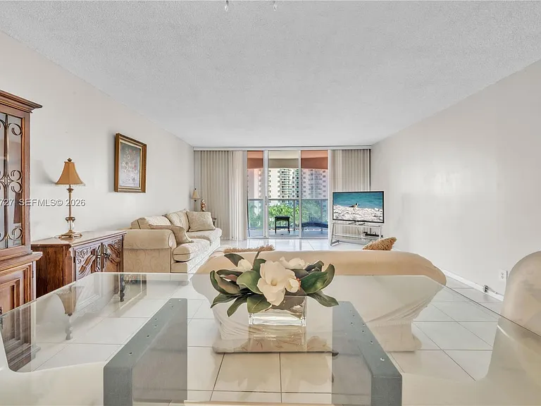 3800 S Ocean Dr #618 — Photo 2
