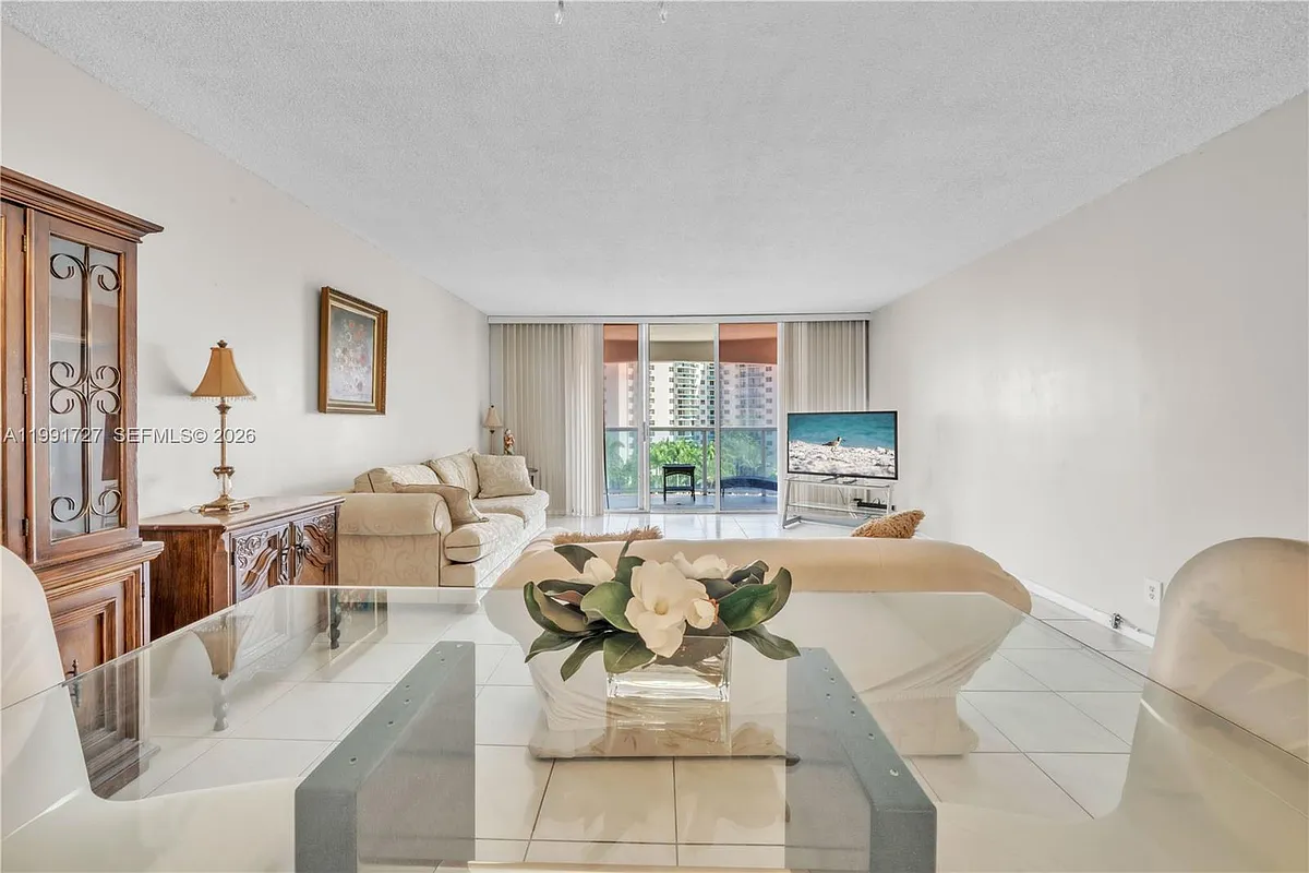Building Photo - 3800 S Ocean Dr #618