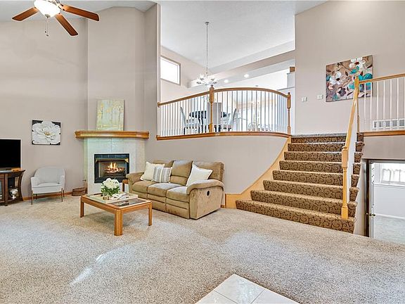 3rd image of 5509 W 153rd St