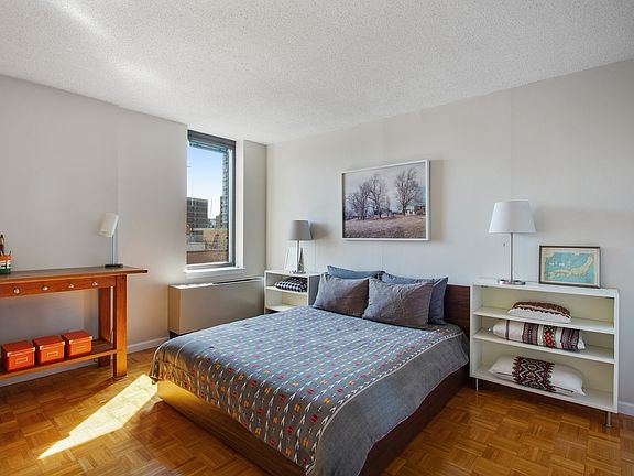 3rd image of 24 E 7th St APT 9C