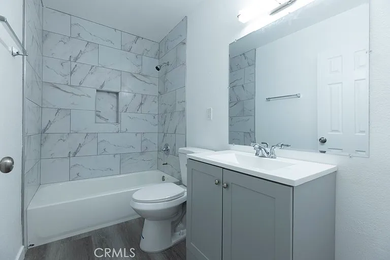 5476 Linden Ave #6 — Photo 8