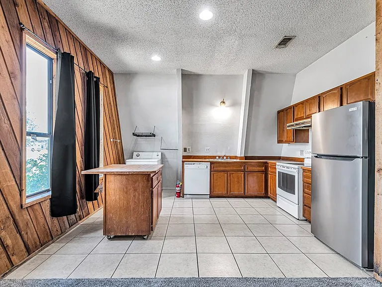 1707 College Ave — Photo 23