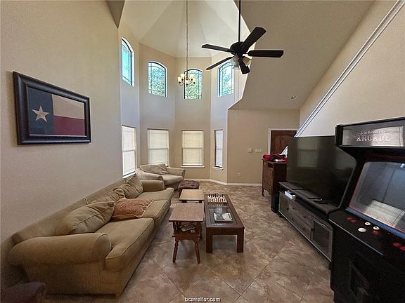 3rd image of 1714 Boardwalk Ct