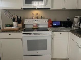 9324 Flora Dr, Streetsboro, OH 44241