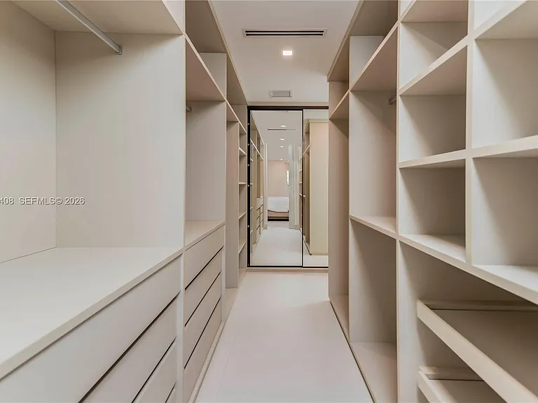 301 Shore Dr E — Photo 24