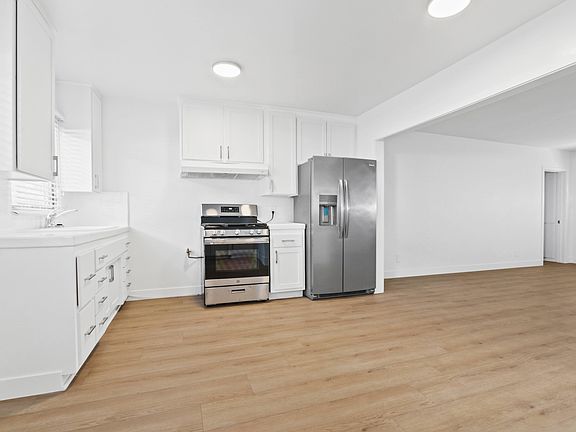 3rd image of 1118 11th St APT 1