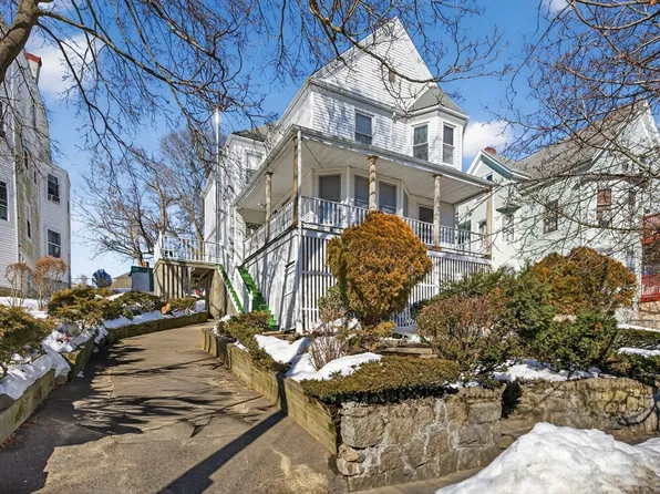 135 Allen Ave, Lynn, MA 01902