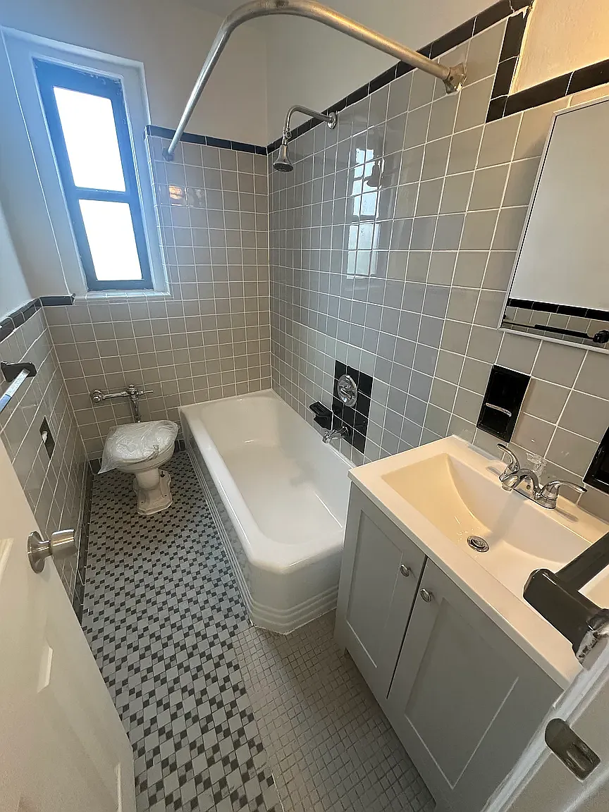 40-05 Ithaca Street — Photo 3