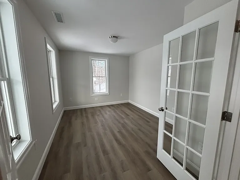 17 Woodmans Ln — Photo 8