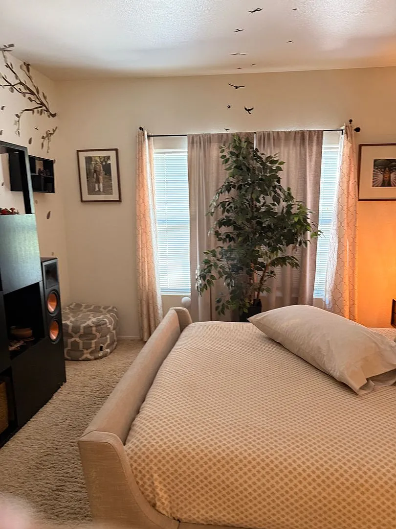 Well-maintained 2-bedroom, 2-bath condo in gated Summerlin community — Photo 4